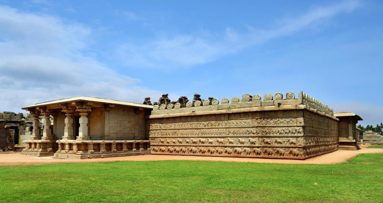 Clarks Inn Hampi Kamalapur Экстерьер фото