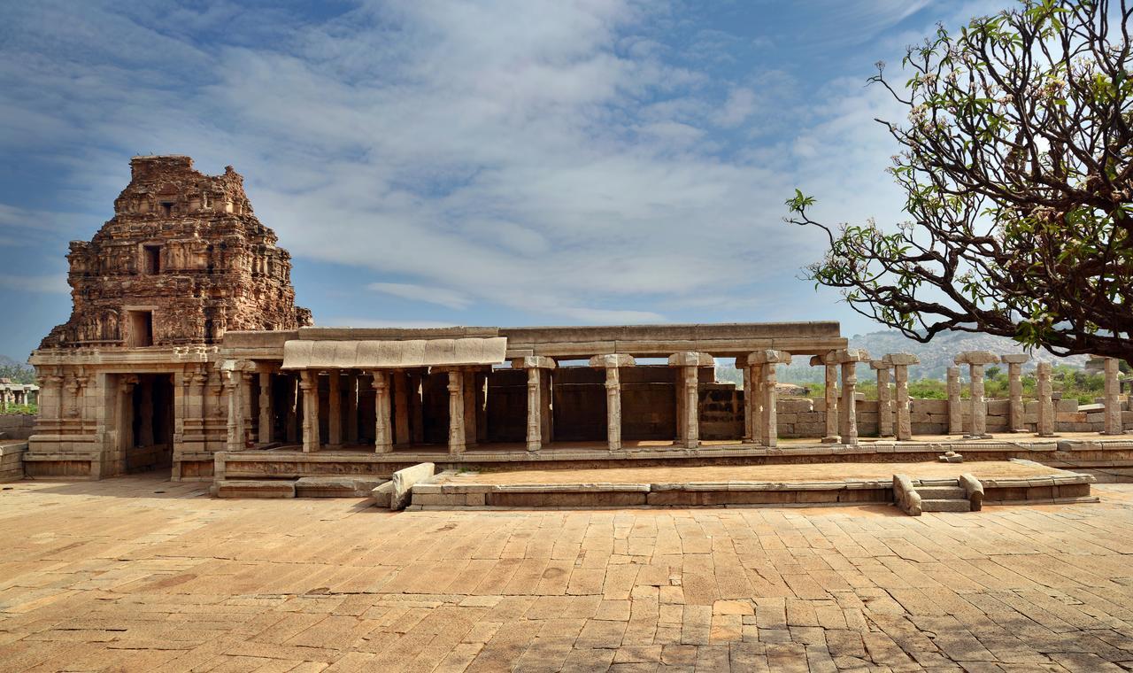 Clarks Inn Hampi Kamalapur Экстерьер фото